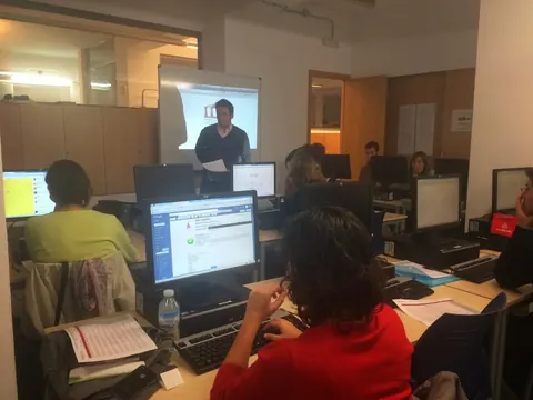 Juan Francisco Rodríguez impartiendo un curso práctico de SEO en PalmaActiva